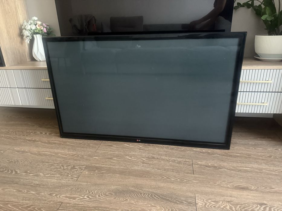 Продам телевизор LG