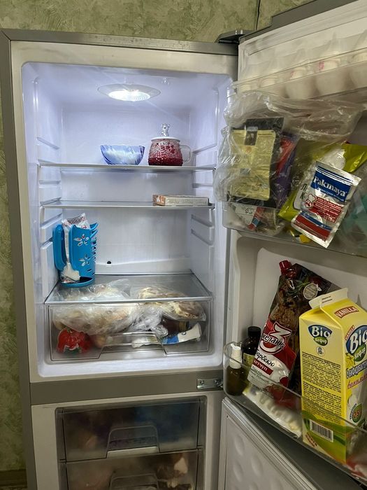 Холодильник почти новый