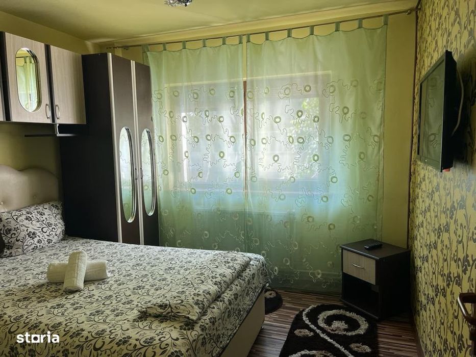 Apartament cu 2 camere de închiriat în zona Piața Mare