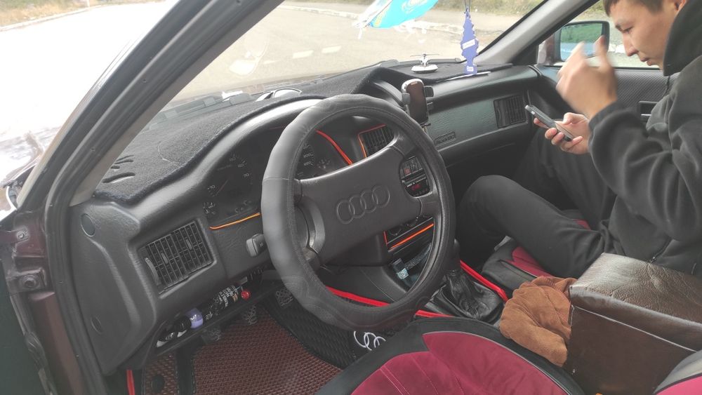 продаю  Ауди б 4