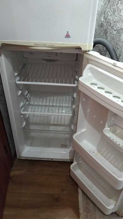 Продам холодильник