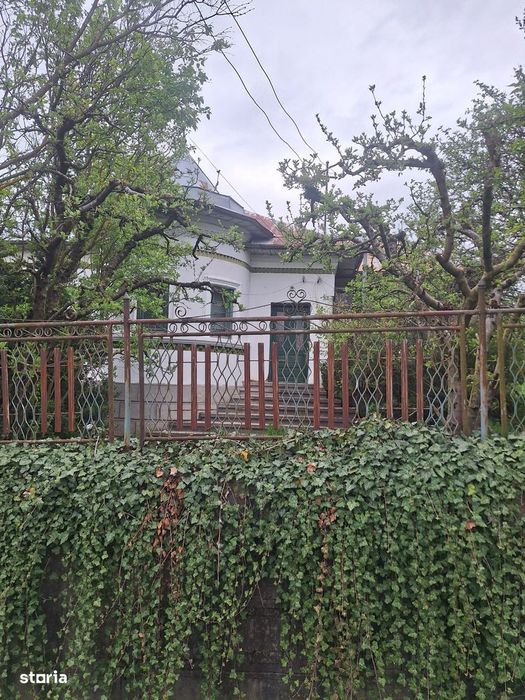 Vânzare casa si teren, comuna Cetățeni - județul Arges