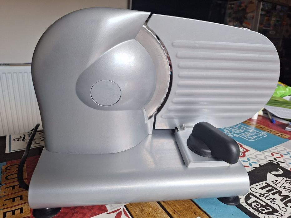 Машинка за рязане на колбаси