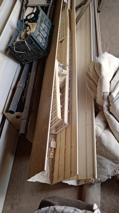 plastmassa bor 4 tonna atrofida , sotiladi , kelishamiz