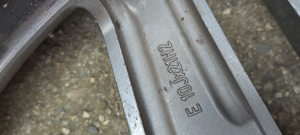 оригинал  21'  AMG  с  гуми