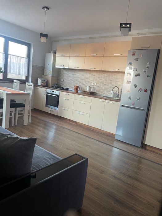Inchiriez apartament 55 m2
