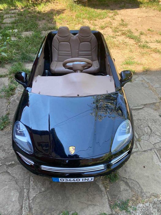 Детски Електрически коли/джипки Porsche Cayene, бяла или черна.