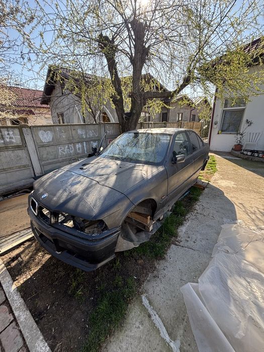 Dezmembrez sau vand bmw e36