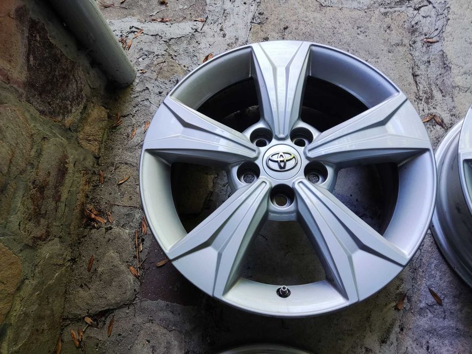Тойота ЦХР 17 цола оригинални лети джанти - 5x114,3 Toyota CHR .