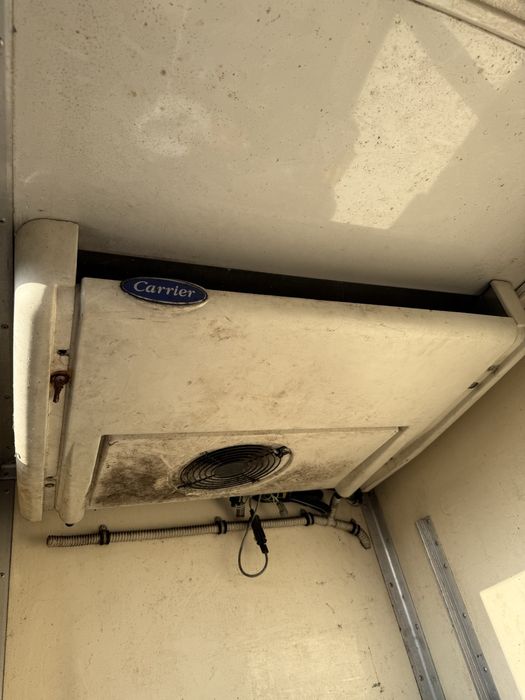 Хладилен агрегат със 2 охладителя вътре