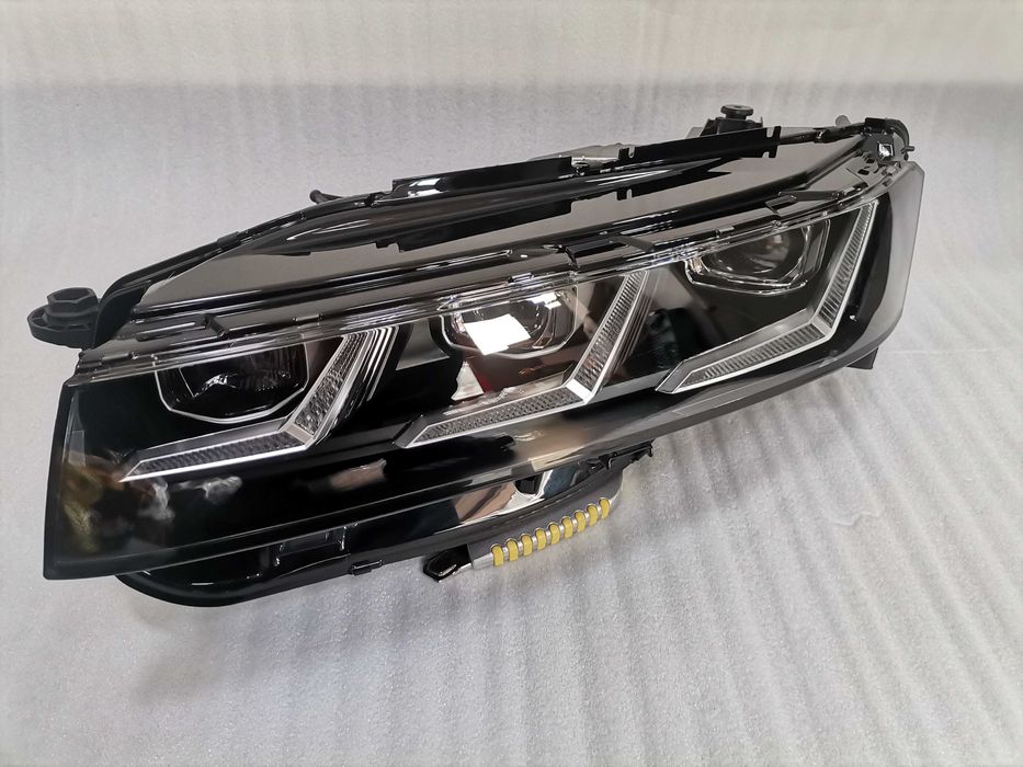 761/941081F Нов Оригинален IQ Light Ляв Фар VW Touareg III 3