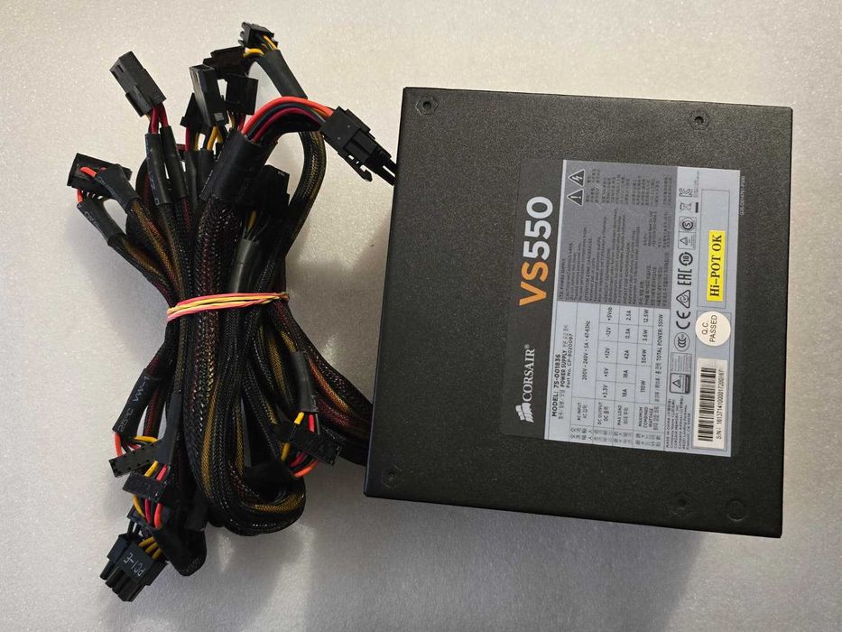 Sursa PC Corsair VS550 550W Active PFC 80 Plus cu 2 x PCI-E 6+2 Pini (8 pin)