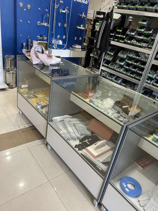 Стрлажи, витрини, оборудване за железария!