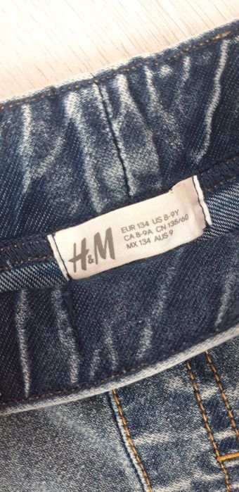 Vesta ESPRIT si Blugi Scurti H&M 8-9 ani