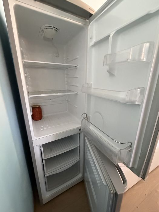 Продам Холодильник Samsung