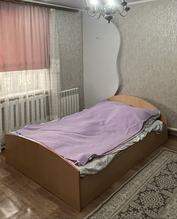 Продам б/у шкафы стол кровать