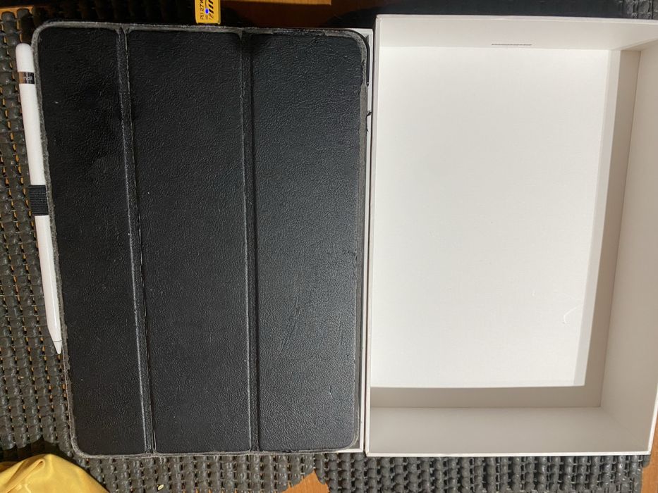 IPAD AIR a treia generatie Apple cu creion