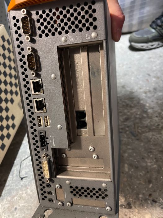 PC industrial pentru automatizări,