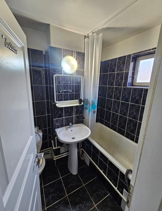Apartament 3 camere decomandat zona centrala