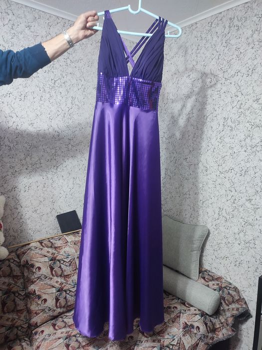 Платье вечернее.