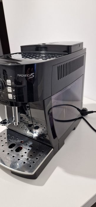 Espressor automat Delonghi