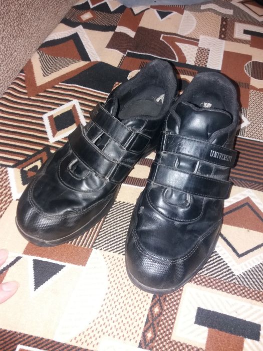 Кроссовки 39р и 37р