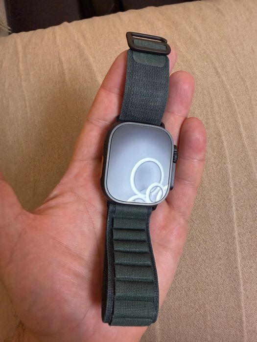 Apple Watch Ultra 2. 49mm Black Titanium Edition.  Dark Green Alp Lp M