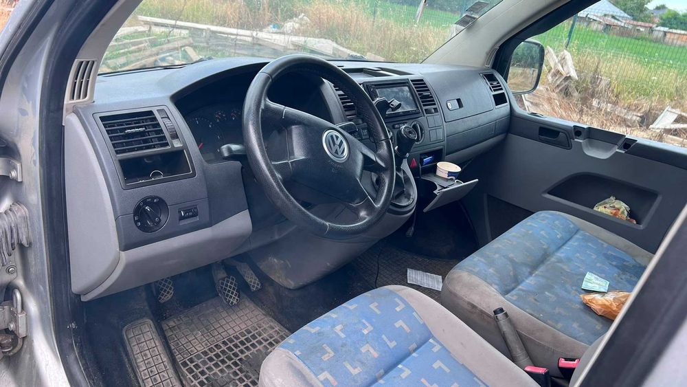 Vand VW Caravelle T5 pentru dezmembrari