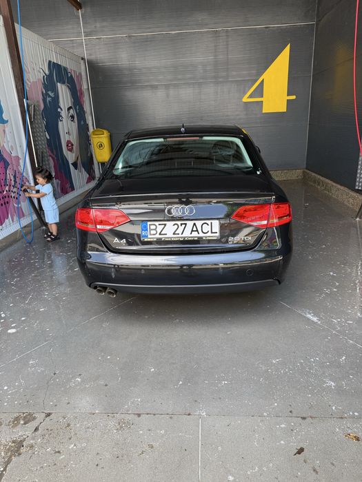 AUDI A4 2008