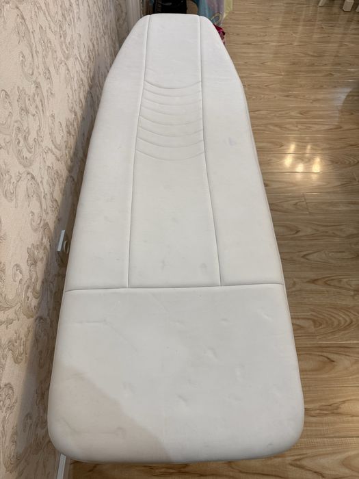 Продам кушетку для салона красоты