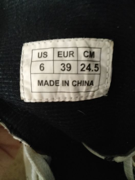 Продам фигурные коньки