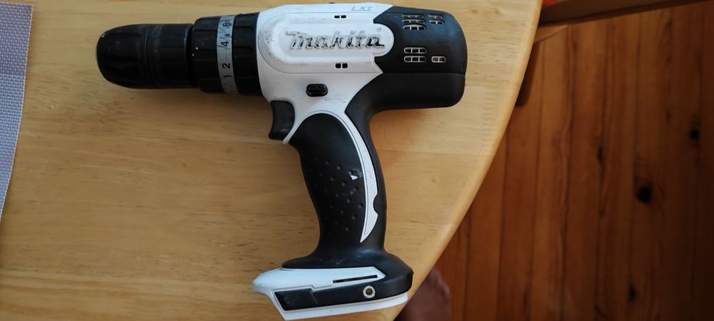 Макита,зарядно,DHP485 ,453,винтоверт.батерия ,вл1830.bl1830.чанта хилт