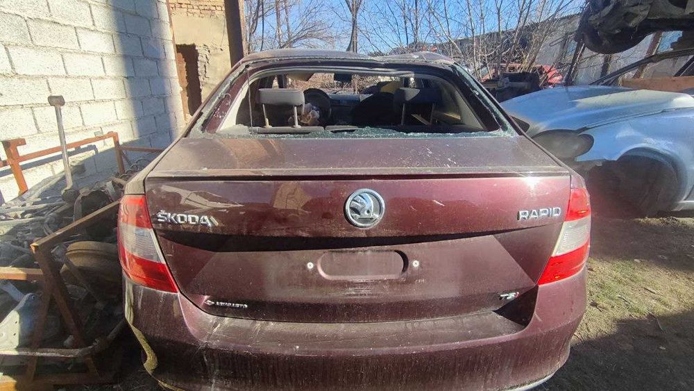 На разбор Skoda Rapid 1-поколение