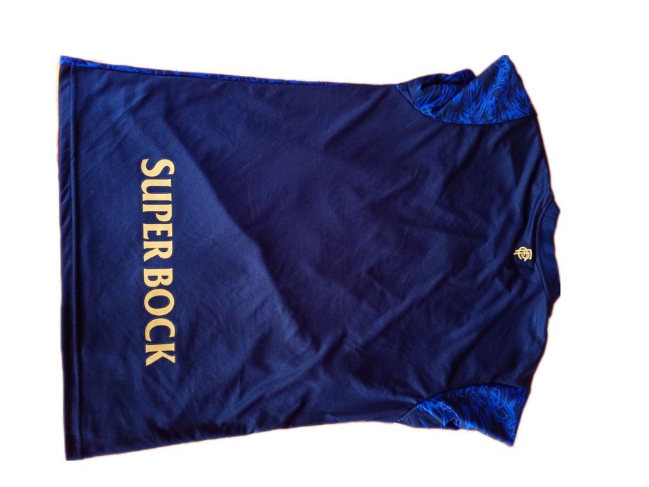 футболна тениска