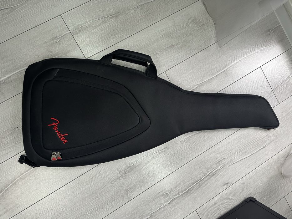 Продам гитару и комбоусилитель