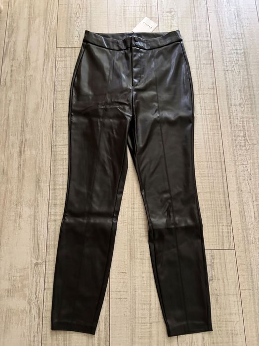 Кожен панталон ZARA, MOHITO в червено и черно