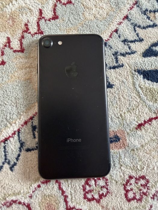 Айфон 7/128 батарея 100 %