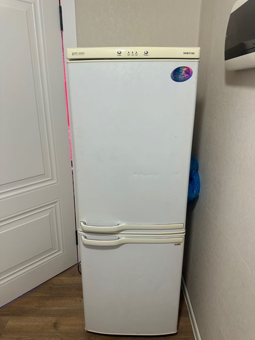 Холодильник Samsung