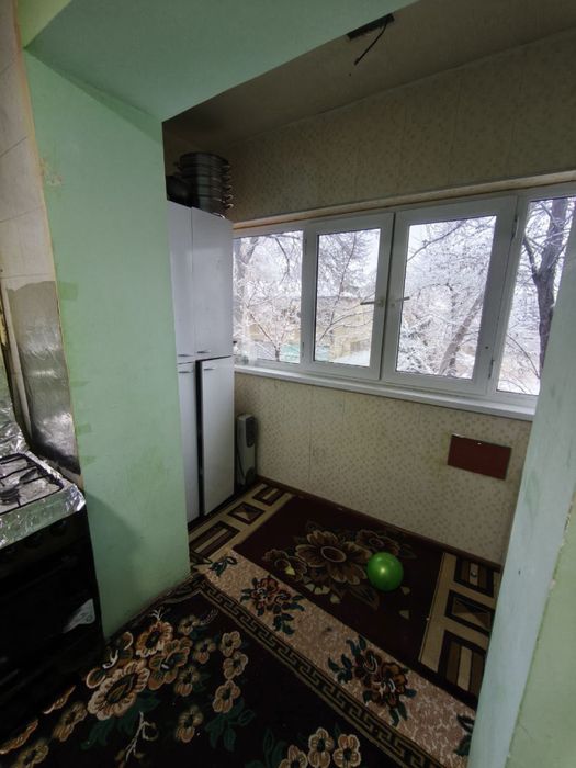 Срочно продается 2х ком квартира в Чирчике Наваи возле 9й школы