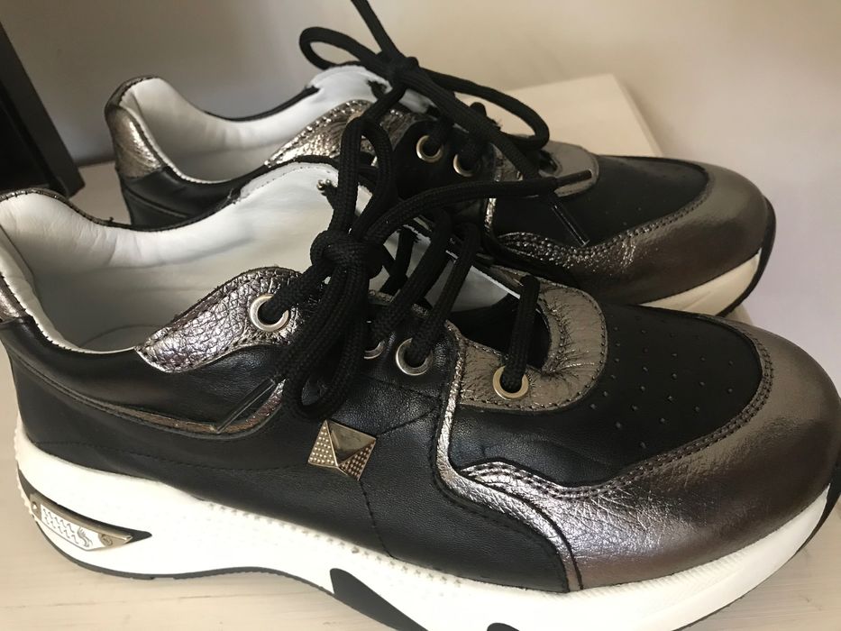 Турецкие кроссовки