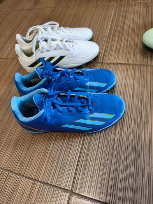 Vand crampoane adidas albi, numarul 35
