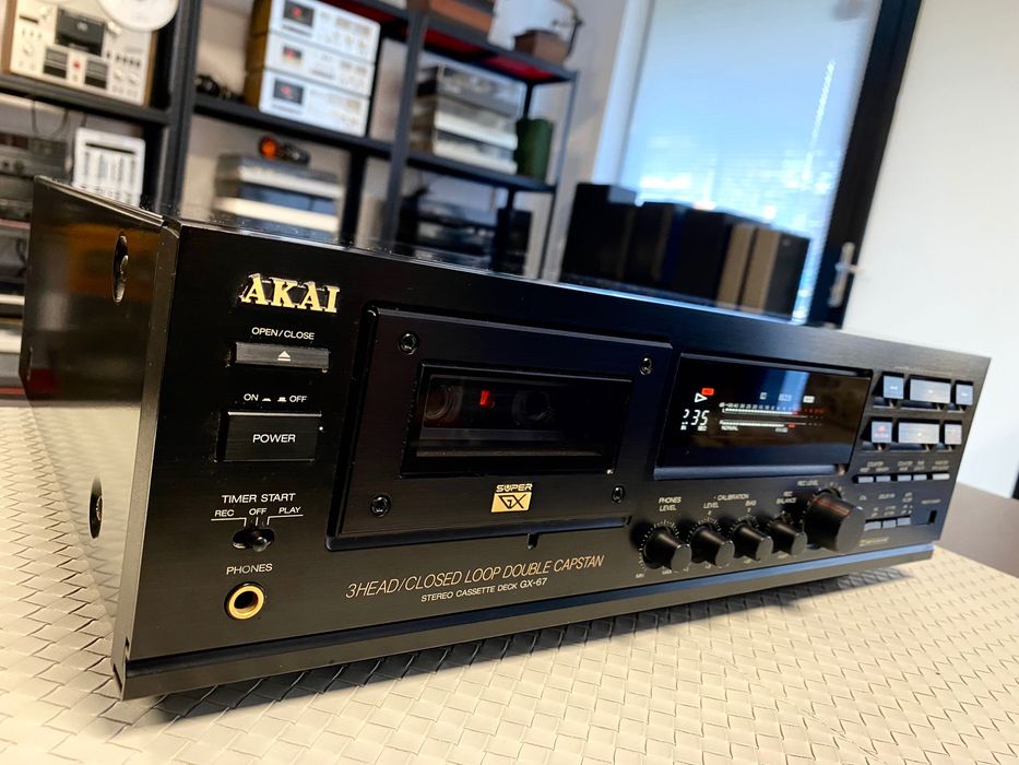 Висококачествен дек Akai