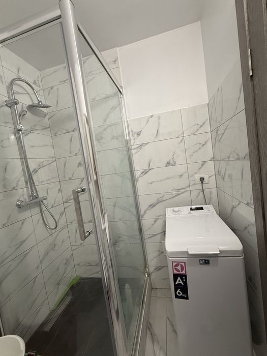 Vand garsoniera etaj 3 zona Milcov Bacau