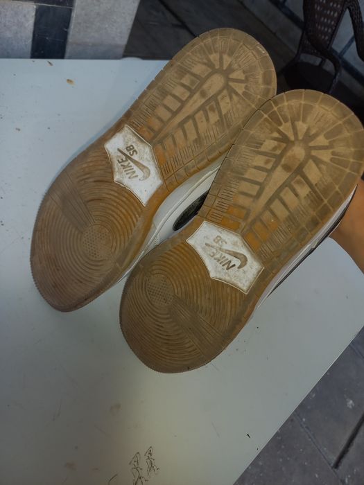 Продаются кроссовки одна пара оригинал