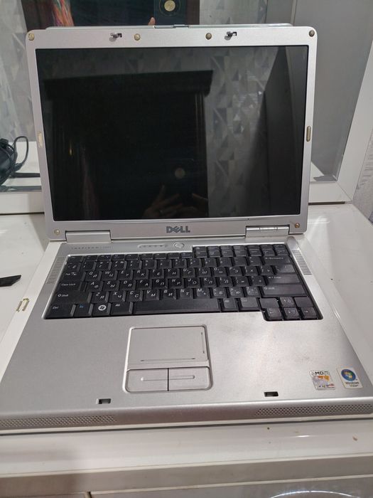 Ноутбук "Dell" ишлатилган