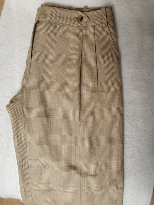 Pantaloni Max Mara office din lână virgină