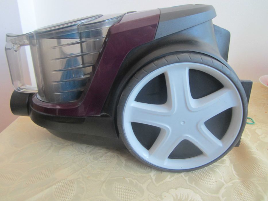 Aspirator nou Philips