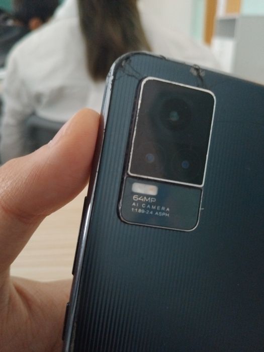 Vivo v21e        .