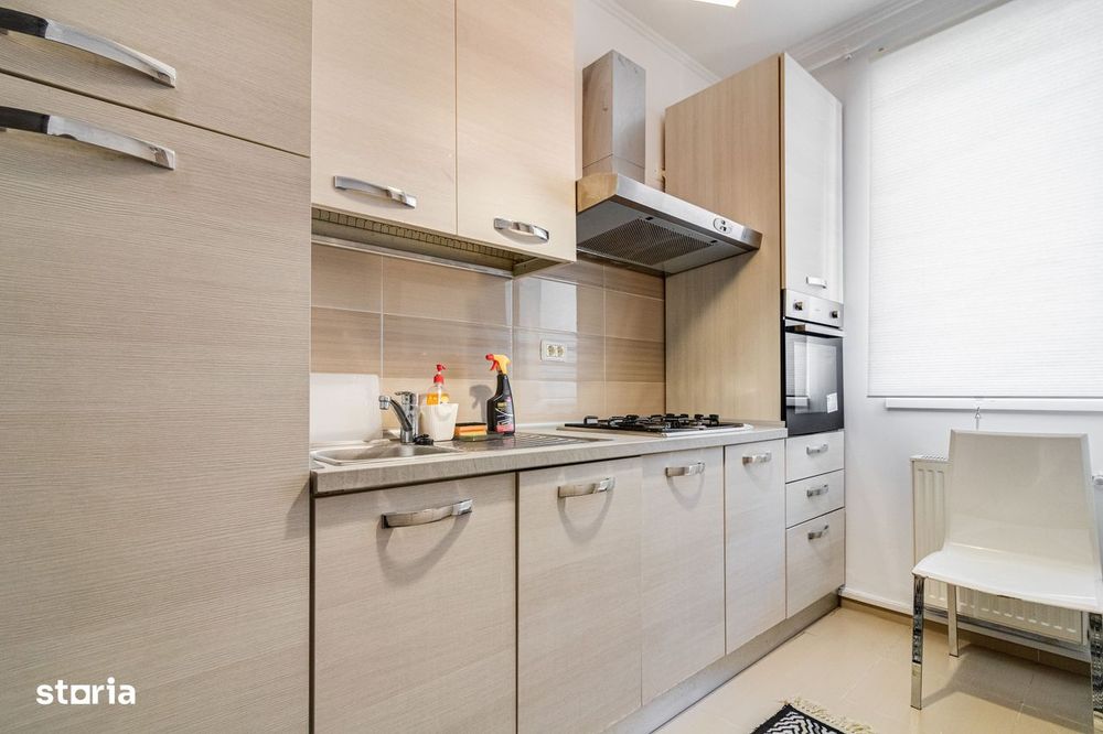 3 camere, LUMINOS, 100 mp + gradina 150 mp, View SUPERB,  Parcare!
