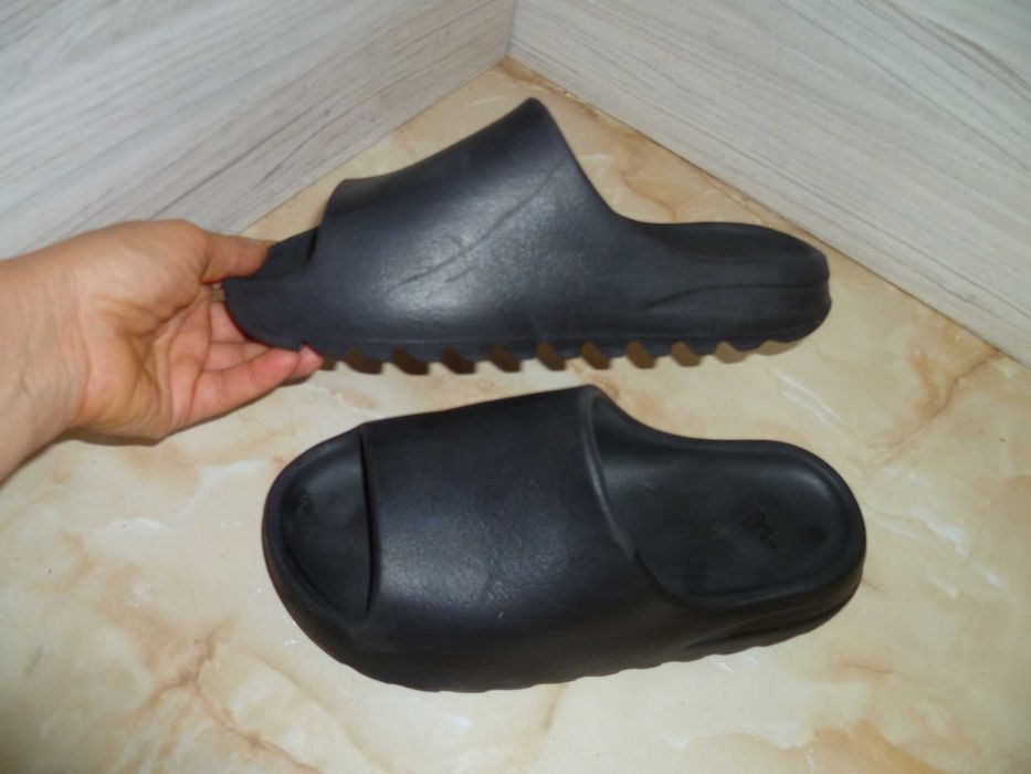 ADIDAS Yeezy чехли №39